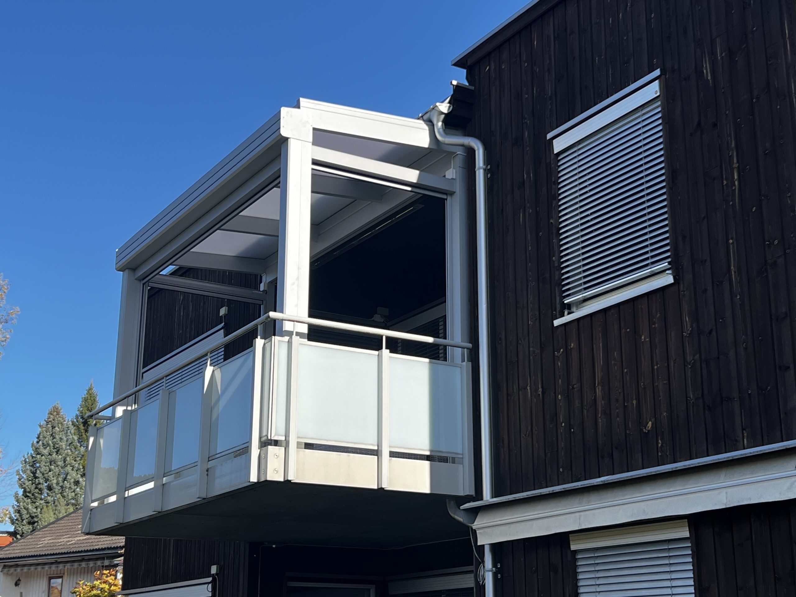 Veggmontert aluminium hagestue